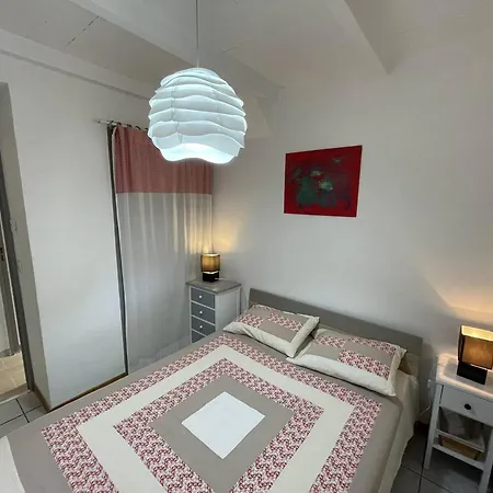 Charmante T3 Climatisee Avec Veranda, Terrasse Et Jardinet - Proche Et Commerces - Fr-1-106-54 וילה