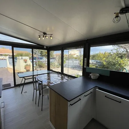 Charmante T3 Climatisee Avec Veranda, Terrasse Et Jardinet - Proche Et Commerces - Fr-1-106-54 וילה *
