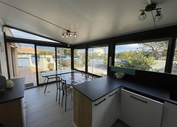 Charmante T3 Climatisee Avec Veranda, Terrasse Et Jardinet - Proche Et Commerces - Fr-1-106-54 Willa *